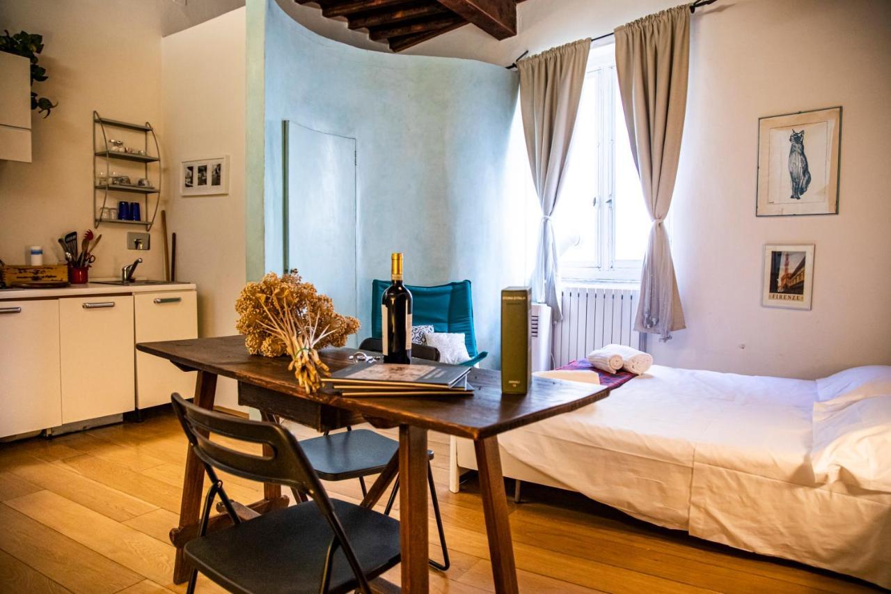 Appartamento Studio In Tornabuoni Within A Renaissance Building *