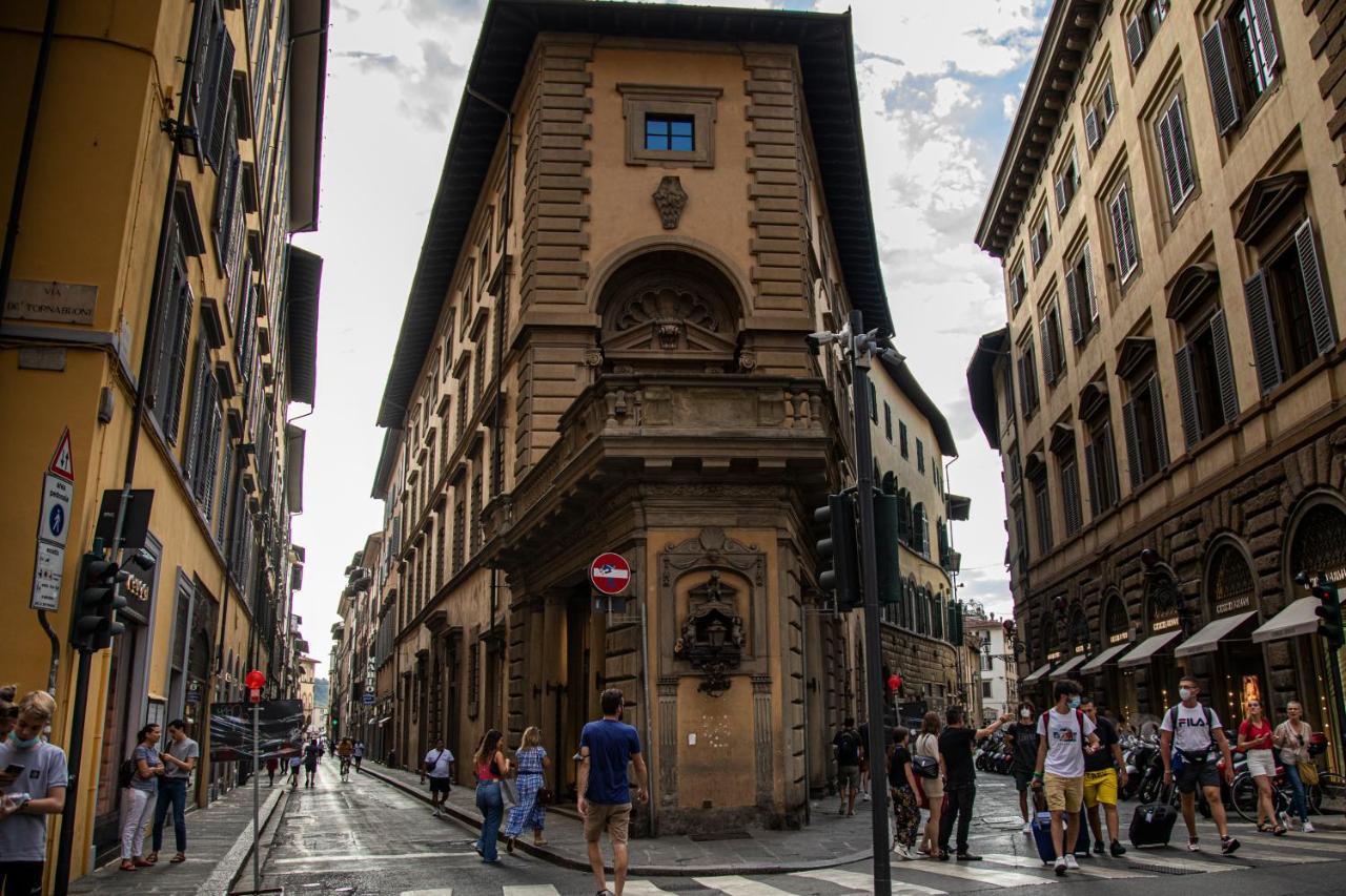 Studio In Tornabuoni Within A Renaissance Building Firenze